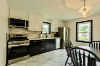 Speedway "Finish Line" House Hotels in Speedway