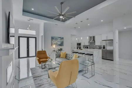 Modern coastal 3 bedrooms with Pool with Fireplace
