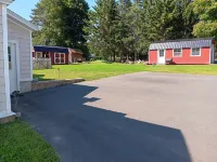 Bright, relaxing 2-story built in 1843, with WiFi & smart TVs in charming Dalton