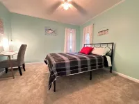 Peaceful Waterfront Home. Pet-friendly. Boat dock. Fast internet.