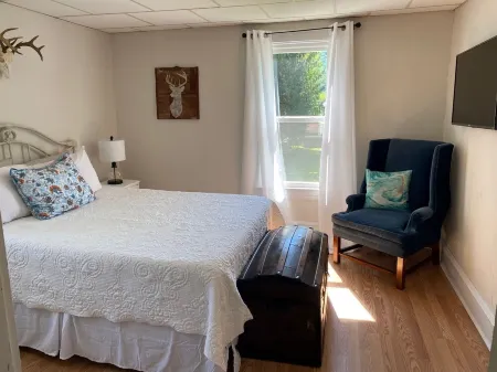 Spacious PA Wilds Getaway! Water views, firepit w/ covered patio