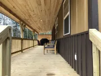 Old Glory Getaway--Cozy 2 bedroom cabin just 5 miles from Cumberland Falls!