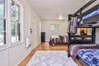 Hide-a-Way Bay on popular Fence Lake-Minocqua Hotels in Lac du Flambeau