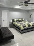 La Casita cozy 3 bedroom 2.5 bath with BBQ pit! Hotels near Town & Country Shopping Center