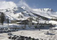 Mammoth 3 BD/2 BA Condo with Balcony, Patio & Private Spa/Hot Tub - Pet Friendly - 2-Star