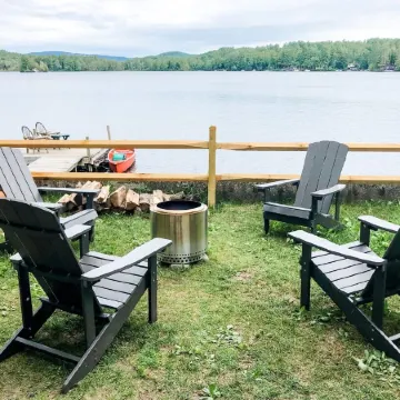 Family & Dog-Friendly Lakeside Retreat 15-Min to Mount Sunapee