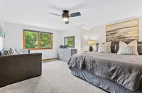 5 Acre Estate: Pool/Hot Tub/Basketball/Fire Pit