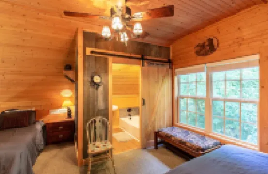 Cozy 2-BR cabin in the beautiful Arkansas forest! 賈斯珀酒店