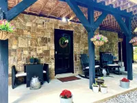 Bear Valley Cabin, a  beautiful secluded oasis 4 a Romantic or family getaway.