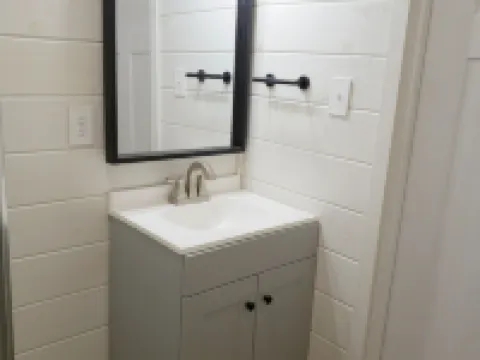 Hidden Jewell Studio Suite #4 - 2Bd/1BA Kitchenette & Washer/Dryer on Outlaws Hotels in Tug Hardee