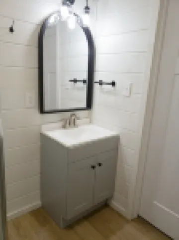 Hidden Jewell Studio Suite #1 - 2Bd/1BA Kitchenette & Washer/Dryer on Outlaws