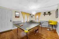VIP! LUXURY 4BD 5min to Lake Michigan beach Big Pool with heater!!