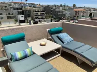 Affordable Hermosa Beach 2BR, 450ft from Sand, 2 blocks to Pier. - 2-Star