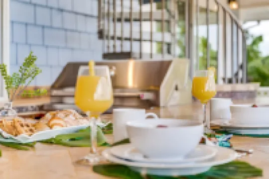 Private Luxury Villa in Kihei. Just moments walk to the beach. 10/10 reviews! โรงแรมในMaui