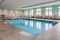 Hampton Inn and Suites Hudson - piscina
