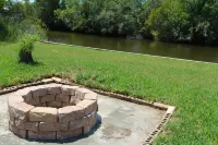 Peaceful Waterfront Summer Escape! Private Dock, 2 Kings