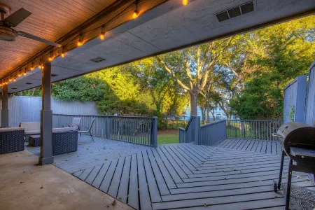 Lake Front in Rowlett 3 Bedroom 2.5 Bath Отели в г. Роулетт