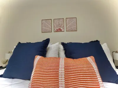 Chic 1B/1B Located in The Heart of Old Town Scottsdale w/ Pool!! فنادق في 