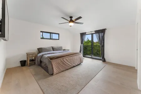 Modern Venice Beach Estate 3 Min from Abbot Kinney Отели рядом с достопримечательностью «Аббот Кинни Бульвар»