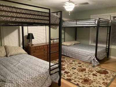 Stunning home with huge game room plenty of space for relaxing and fun.Sleeps 14 Hotel dekat Premier Rental-Purchase