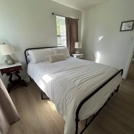 Guest House in the Heart of Old Town Daphne, AL