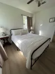 Guest House in the Heart of Old Town Daphne, AL - Balkon