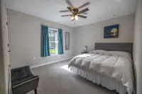 Cheerful 3 bedroom home with pool + grill Hotels in Polk County