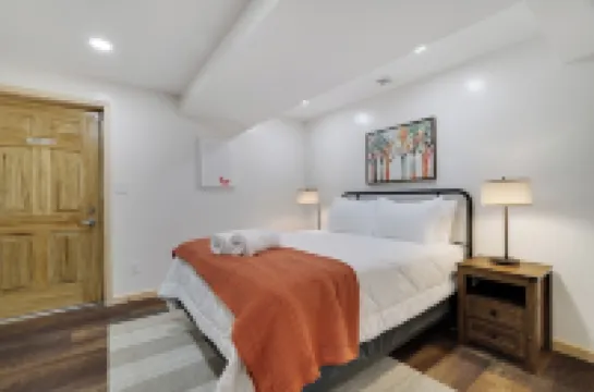 Welcome to House in the Trees in The Hideout!