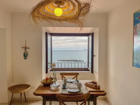 Magnifico Edificio Storico Affacciato Sull'arcipelago Toscano!