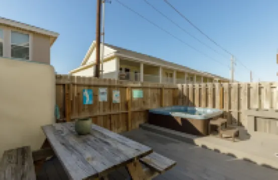 4br/3Ba Oceanview from balcony!  Sleeps 12 w/ hot tub!