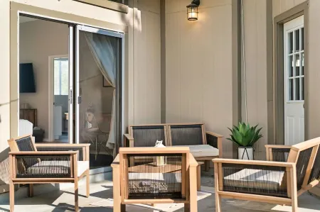 Stunning North Austin Home! Safe Neighborhood, Family Friendly.