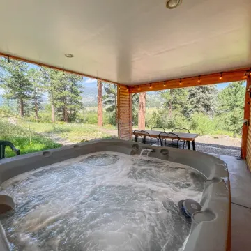 Mountain Cabin Overlooking Breathtaking Riverfront and Valley Views