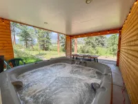 Mountain Cabin Overlooking Breathtaking Riverfront and Valley Views