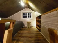 Charming Treehouse with Lake View and Access