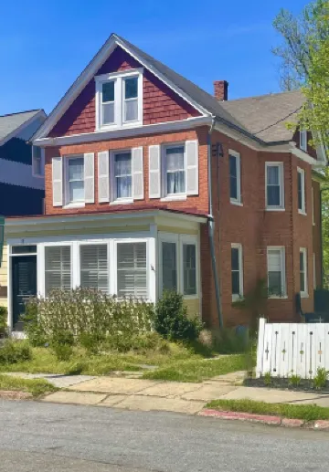 Vintage Retreat: 5 minute walk to downtown, Naval Academy, Stadium and more.