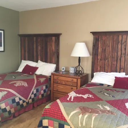 Great Family Condo - 2 Minute Walk to Chair Lifts!