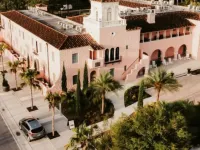 1 block to dwnt/7min to beach/King bed/Free parking Hotels in New Port Richey