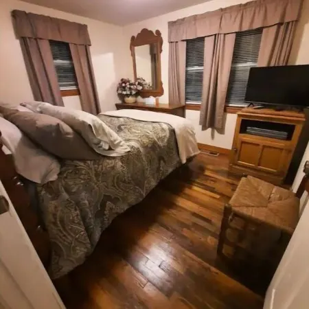Cozy Country small two bedroom home.