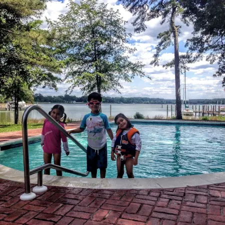 Travelers Rest Spacious 5BR Pool riverfront Pier charming Easton Saint Michaels