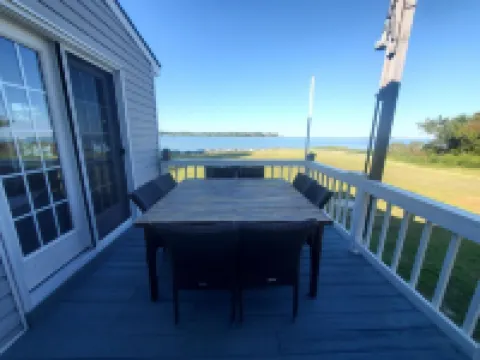 Beach House Getaway, exclusive location on "Chesapeake Bay" with private beach
