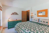 Cozy Mountain Condo w/Outdoor Heated Pool Access Các khách sạn gần Sombrero Stables at Snow Mountain Ranch