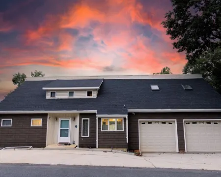 Lakefront Home- 7 bedroom 4.5 bath- Sleeps 16 + Game Room, PS-4 - Badin Lake, NC Hotels in Eldorado