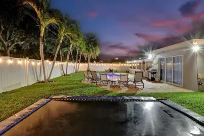 4BR Modern HTD Pool Jacuzzi 1.5 Miles to the Beach Các khách sạn gần Deerfield Beach International Fishing Pier