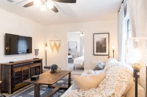 New! Spacious Home, Close to Downtown!