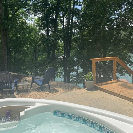 Lakefront Pet friendly with Hot Tub & Private Dock