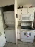 Oxford Town-Close to Campus and Walking Trails-New Furniture!