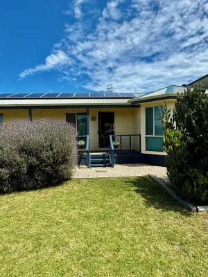 The Nook on Newell, minutes to the beach on foot - Pets welcome