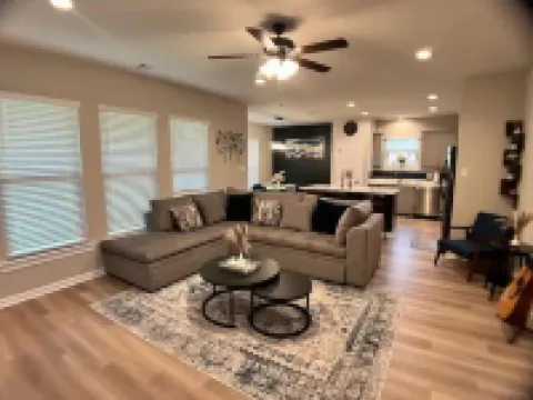 Morden NEW Home in Heart of Lafayette