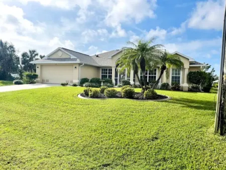 Stunning Villa in Golfer's Paradise/Canal Views