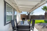 !NEW! Pool + Gym + Free Golf! Family Desert Oasis